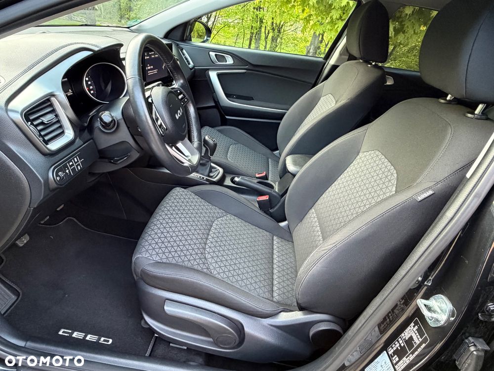 Kia Ceed - 22