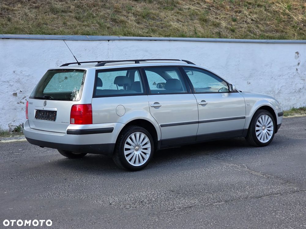 Volkswagen Passat 1.6 Comfortline - 11