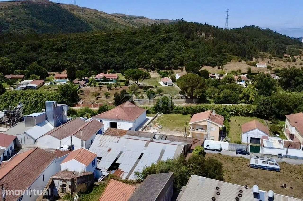 Moradia Bifamiliar para obras totais em Bucelas - Grande imagem: 3/18