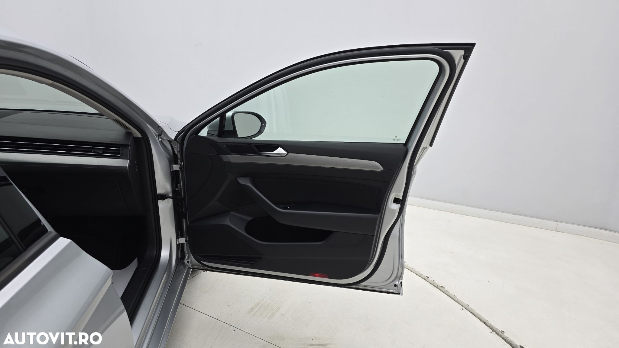 Volkswagen Passat Variant 2.0 TDI DSG Advance - 17