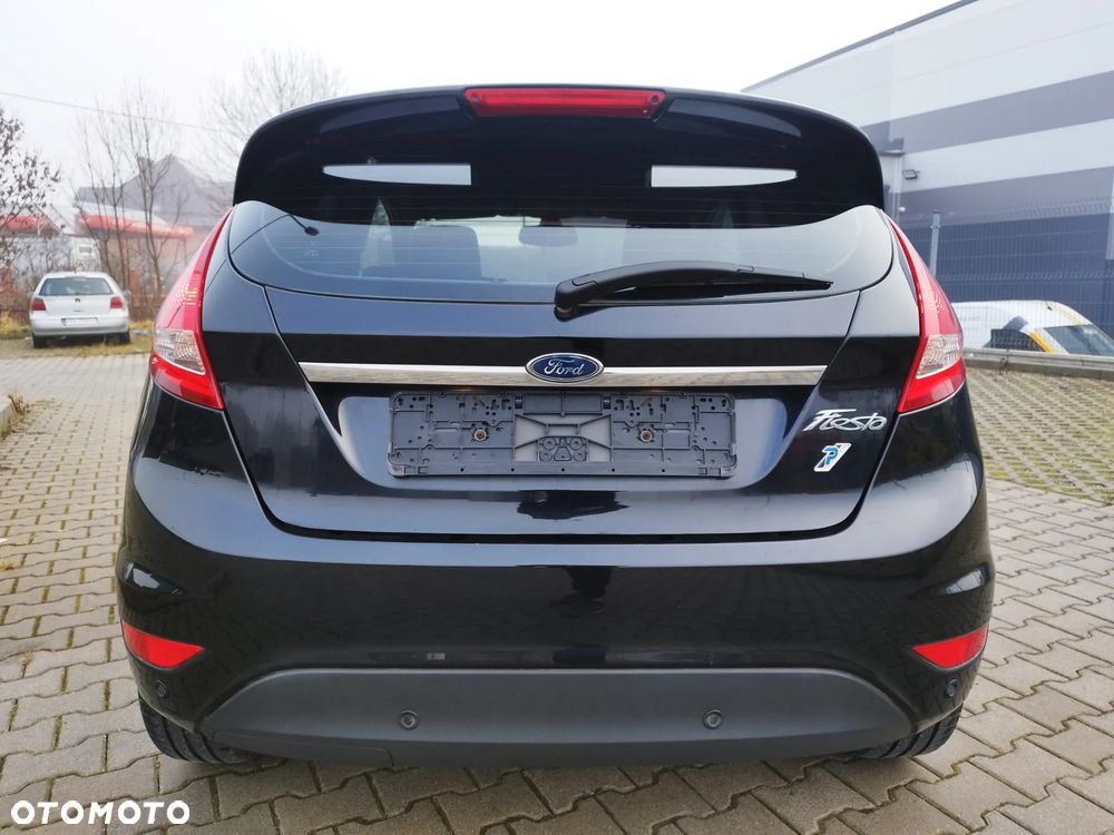 Ford Fiesta - 10