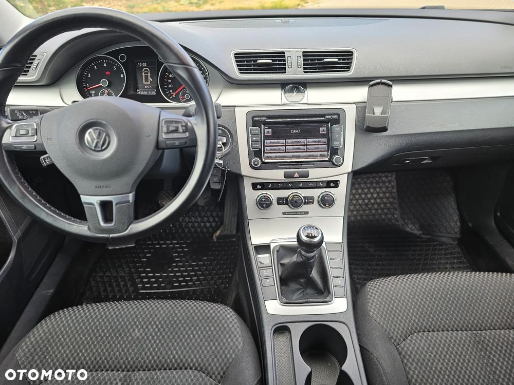 Volkswagen Passat - 10