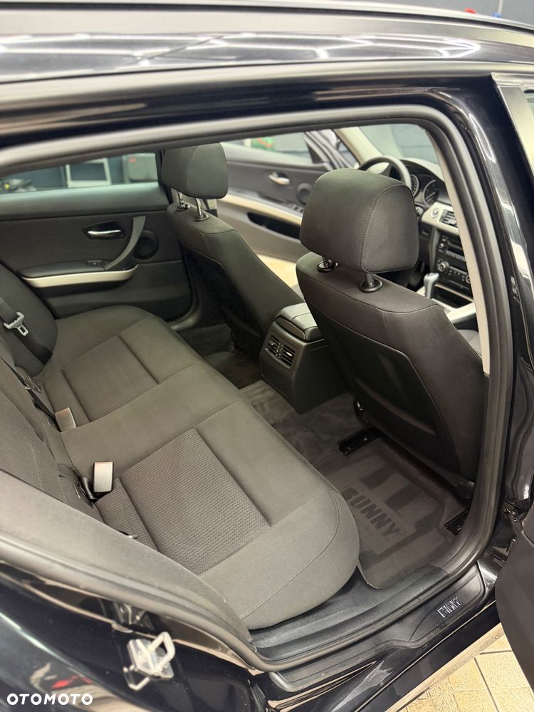 BMW Seria 3 320d - 23