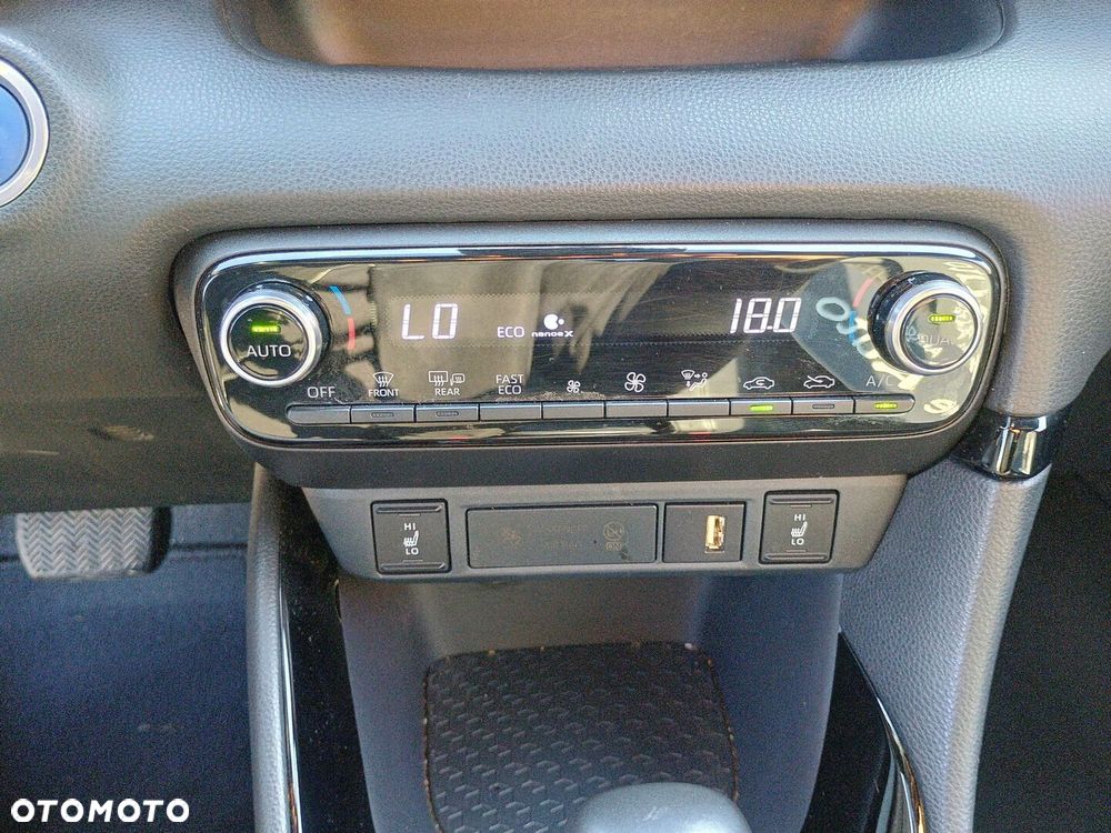 Toyota Yaris Hybrid 1.5 Selection Style - 21