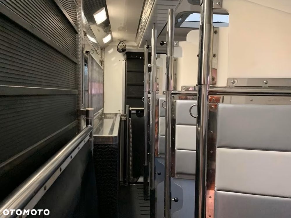 Scania P320 Interhorse – Transporter dla 5 Koni - część mieszkalna ok. 27,5 m² - 13