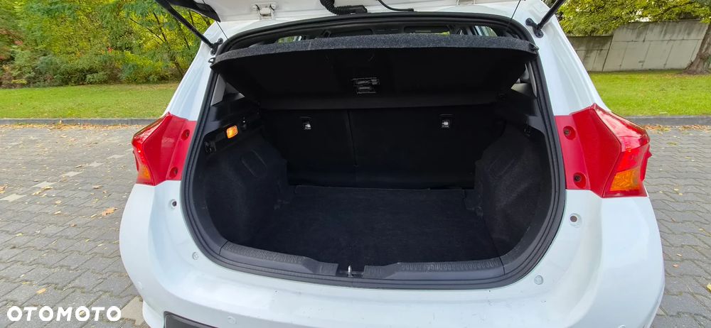 Toyota Auris 1.33 Dual-VVT-i Design Edition - 18