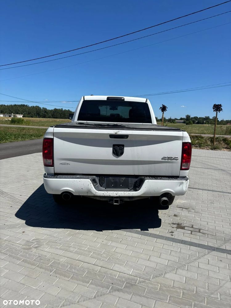 Dodge RAM 1500 5.7 4x4 - 16