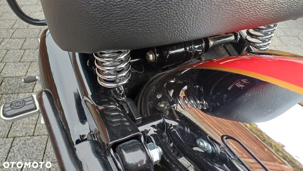 Royal Enfield Classic - 20