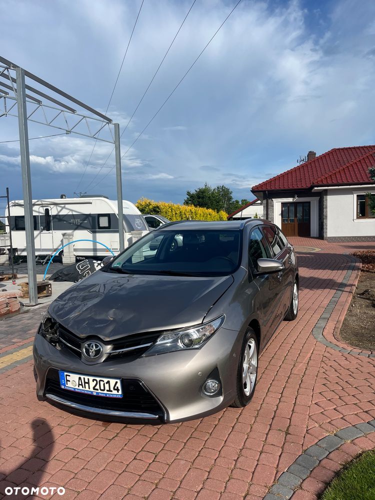 Toyota Auris 1.6 Valvematic Executive - 6