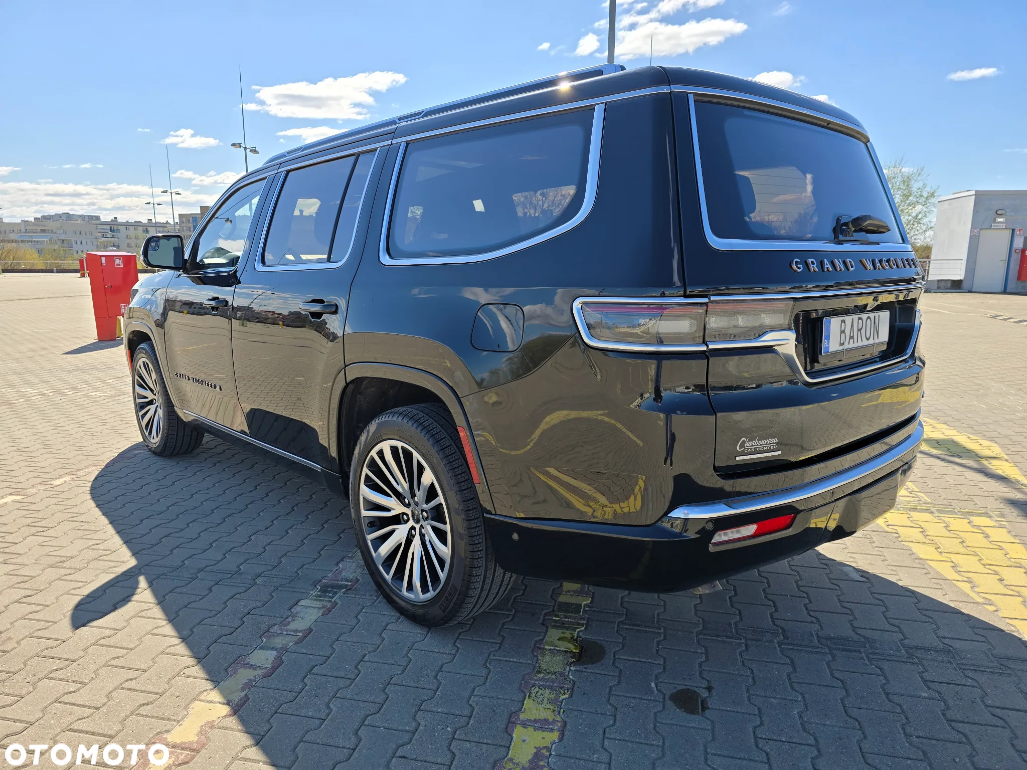 Jeep Wagoneer - 9
