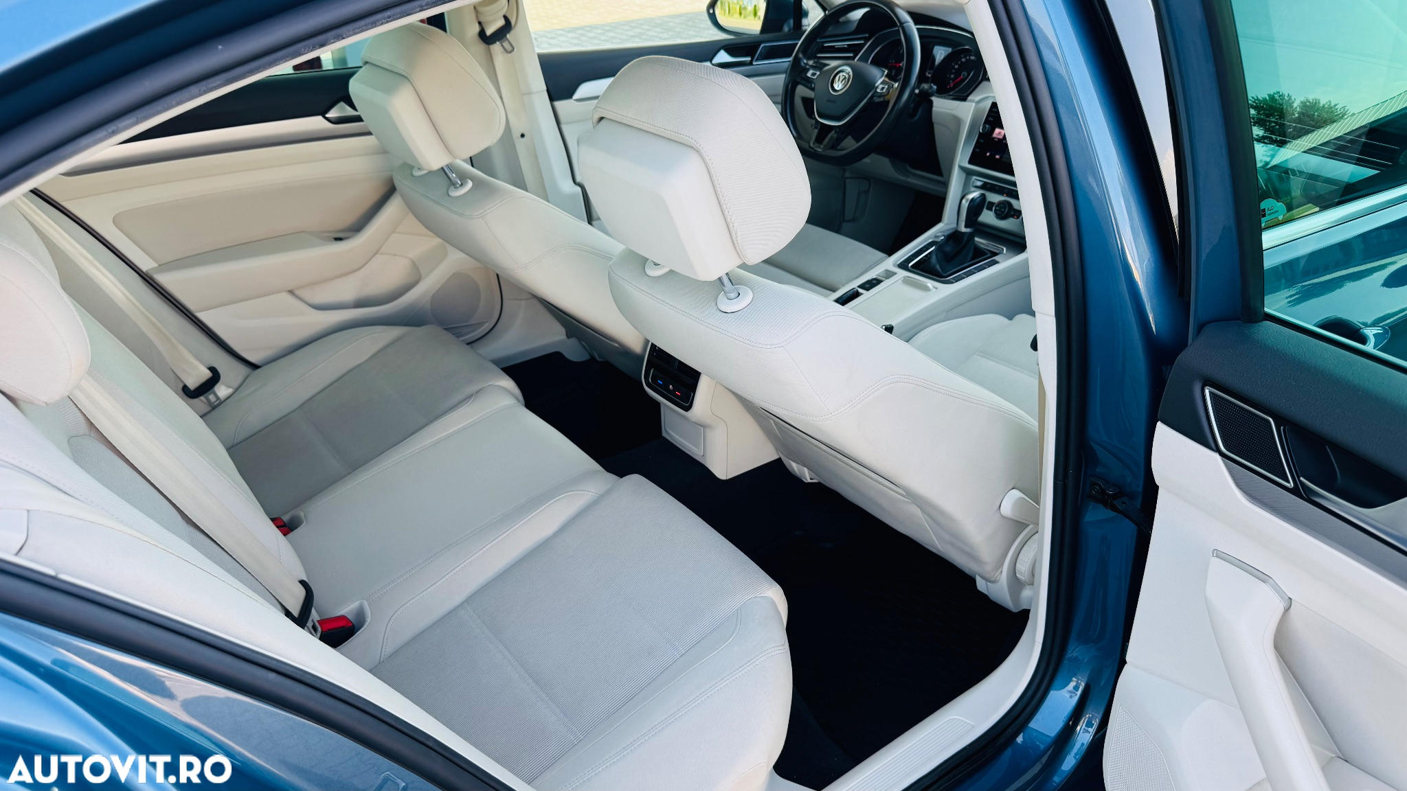 Volkswagen Passat - 24