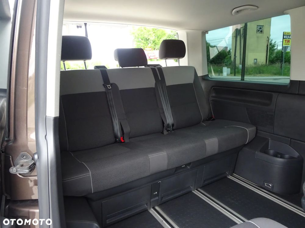 Volkswagen Multivan - 15