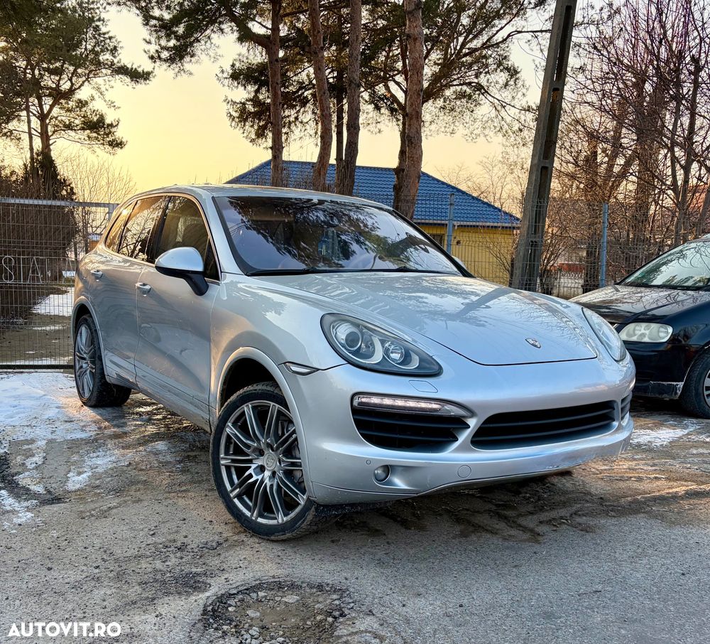 Porsche Cayenne - 1