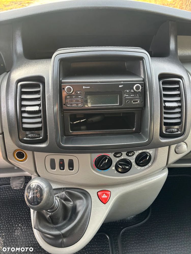 Opel Vivaro L2H1 2.9t Essentia - 17