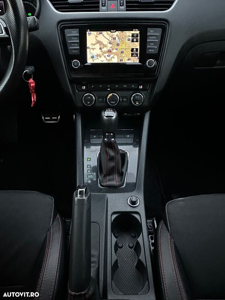 Skoda Octavia Combi Diesel 2.0 TDI DSG RS - 19