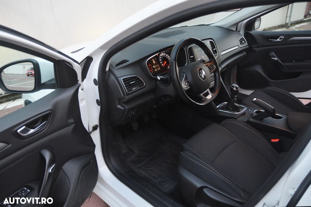 Renault Megane BLUE dCi 115 BUSINESS EDITION - 9