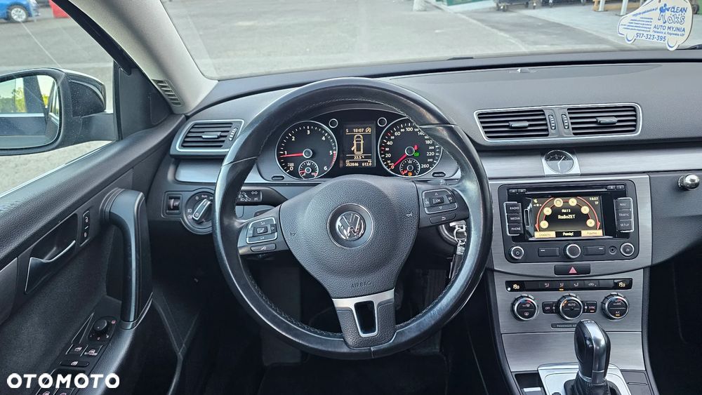 Volkswagen Passat 2.0 TDI Comfortline DSG - 15