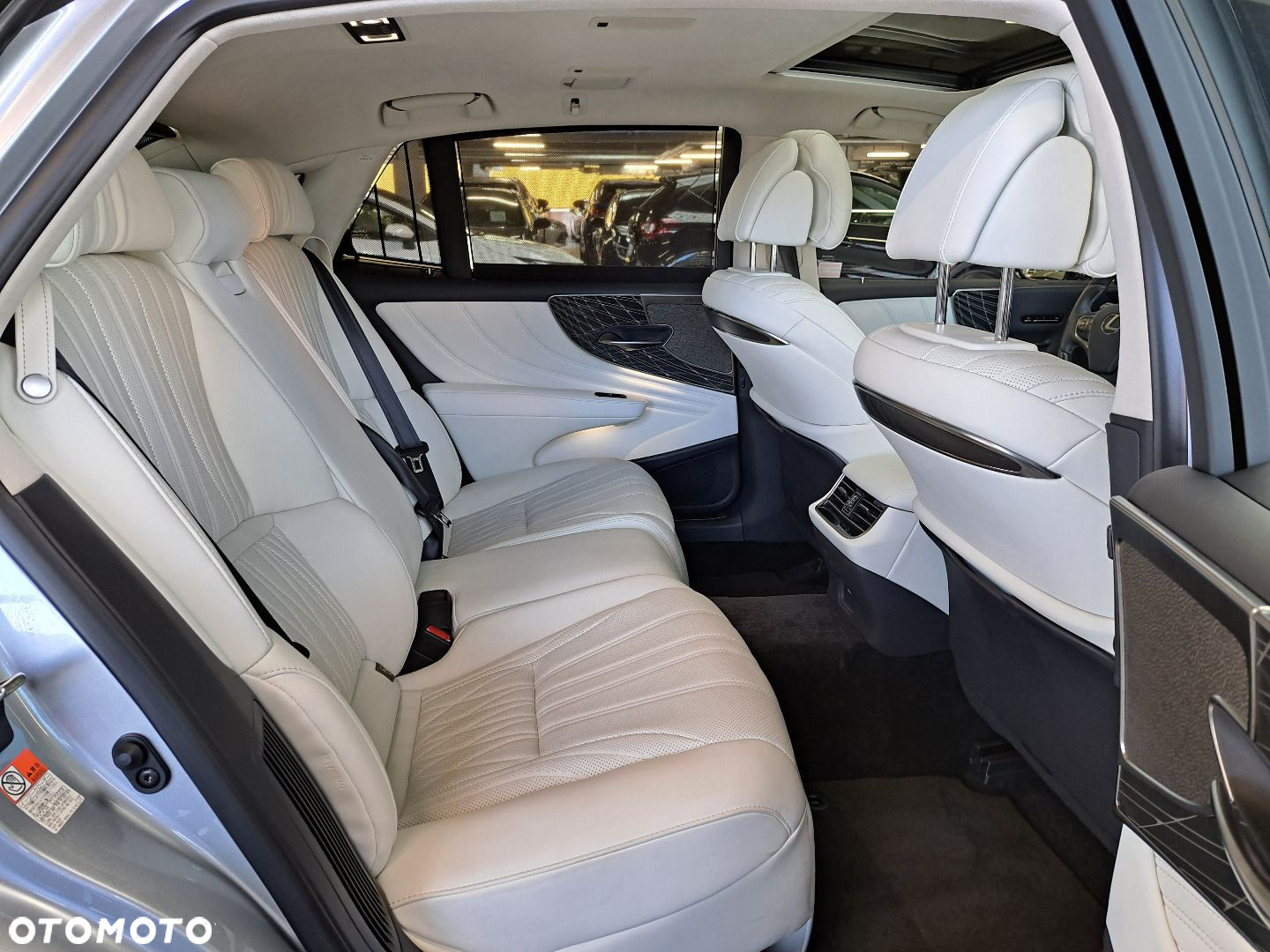 Lexus LS - 18