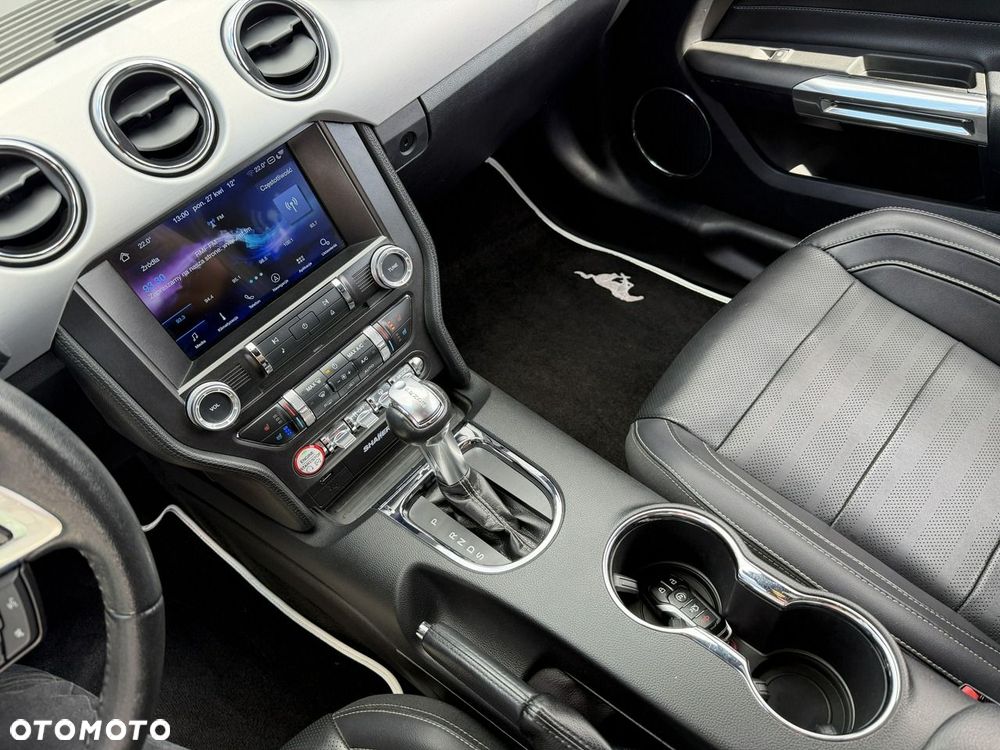 Ford Mustang - 25