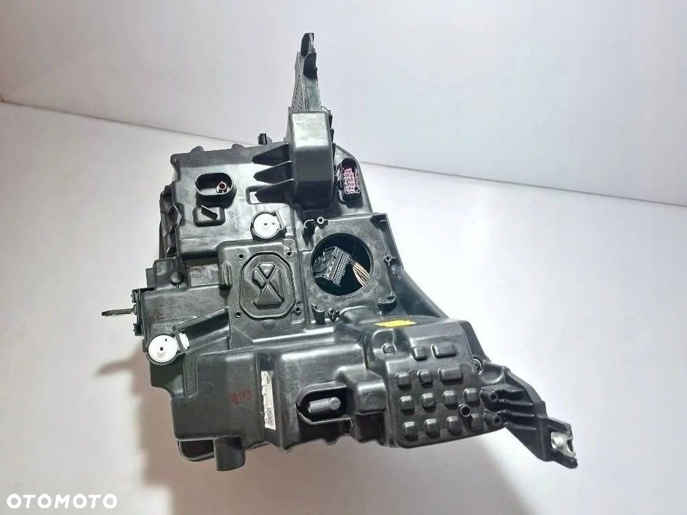 Skoda Elroq 2025 Prawa strona Reflektor FULL LED 5LB941010 SUPER STAN - 12