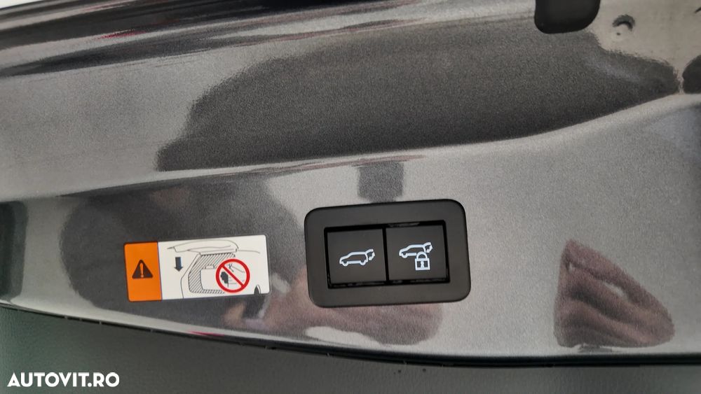 Toyota C-HR 1.8 Hybrid Team Deutschland - 27