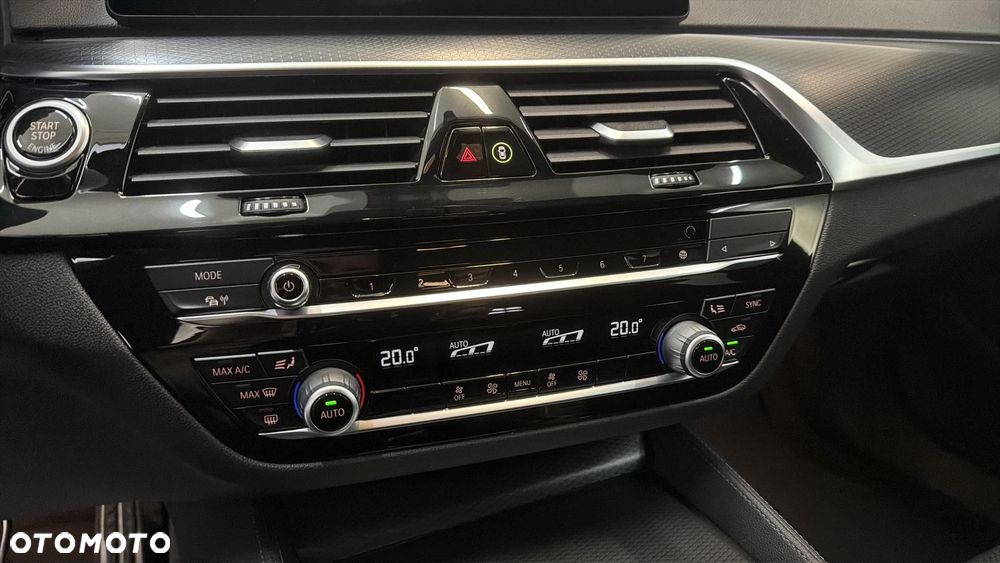 BMW Seria 5 520d xDrive M Sport sport - 27