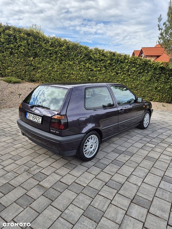 Volkswagen Golf 1.8 GL - 2