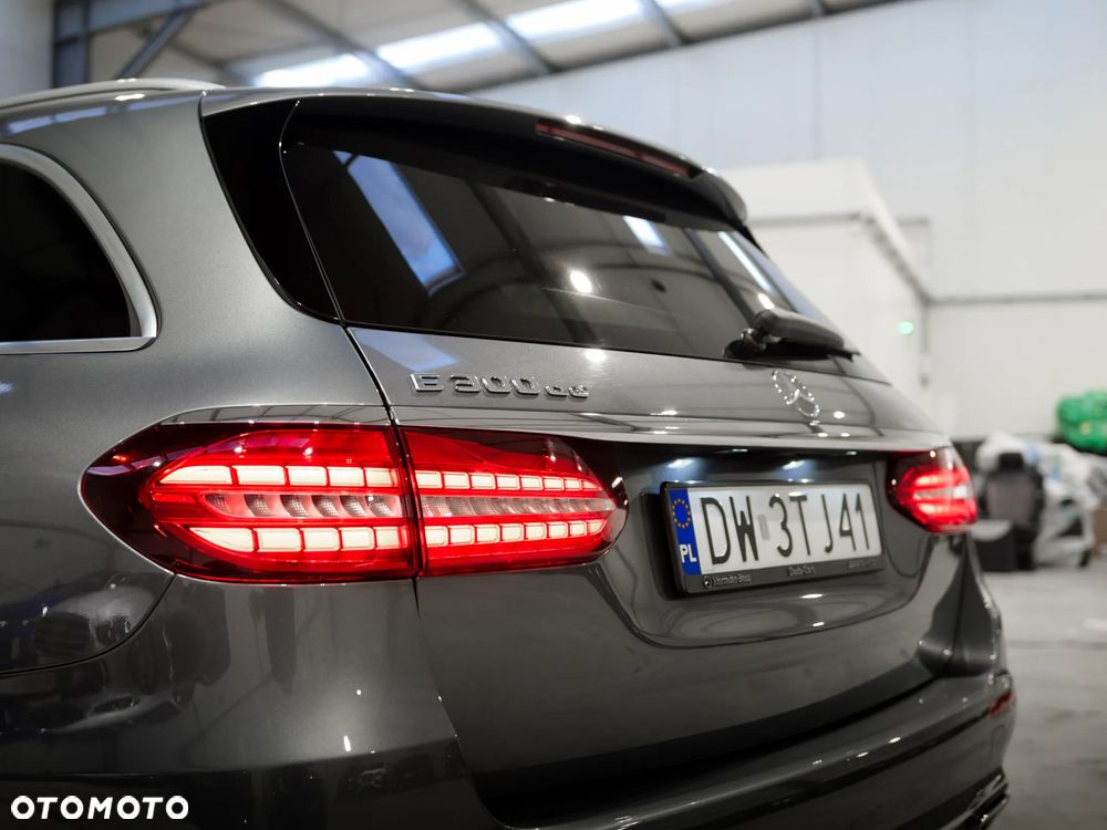 Mercedes-Benz Klasa E 300 de Avantgarde - 8