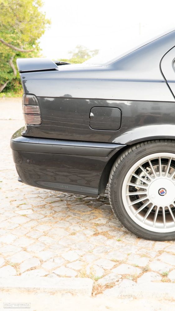 BMW 325 i - 10