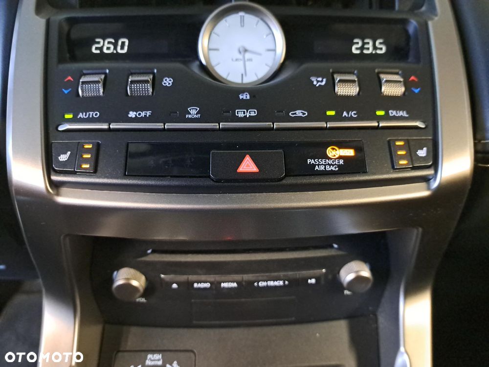 Lexus NX 300h Business Edition AWD - 26