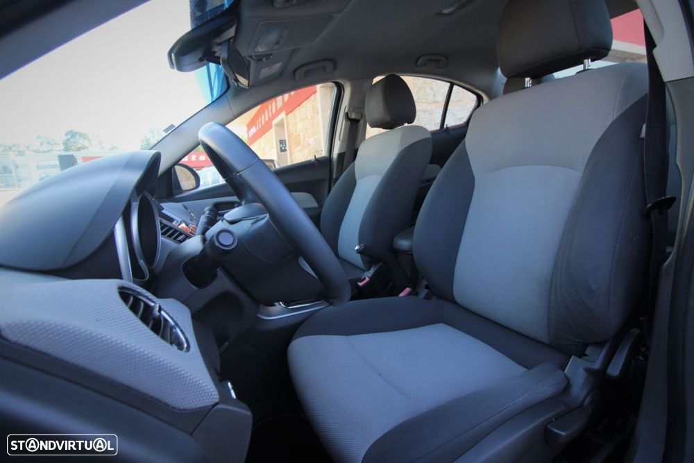 Chevrolet Cruze 1.6 LS - 9