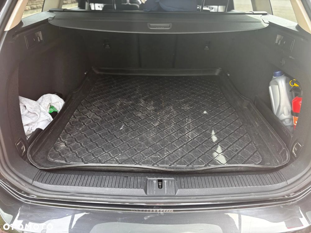 Volkswagen Passat - 17