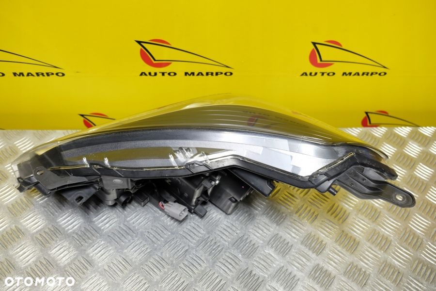 TOYOTA YARIS 2018 2019- REFLEKTOR LAMPA ZWYKŁA SOCZEWKOWA Z LED R USA - 7