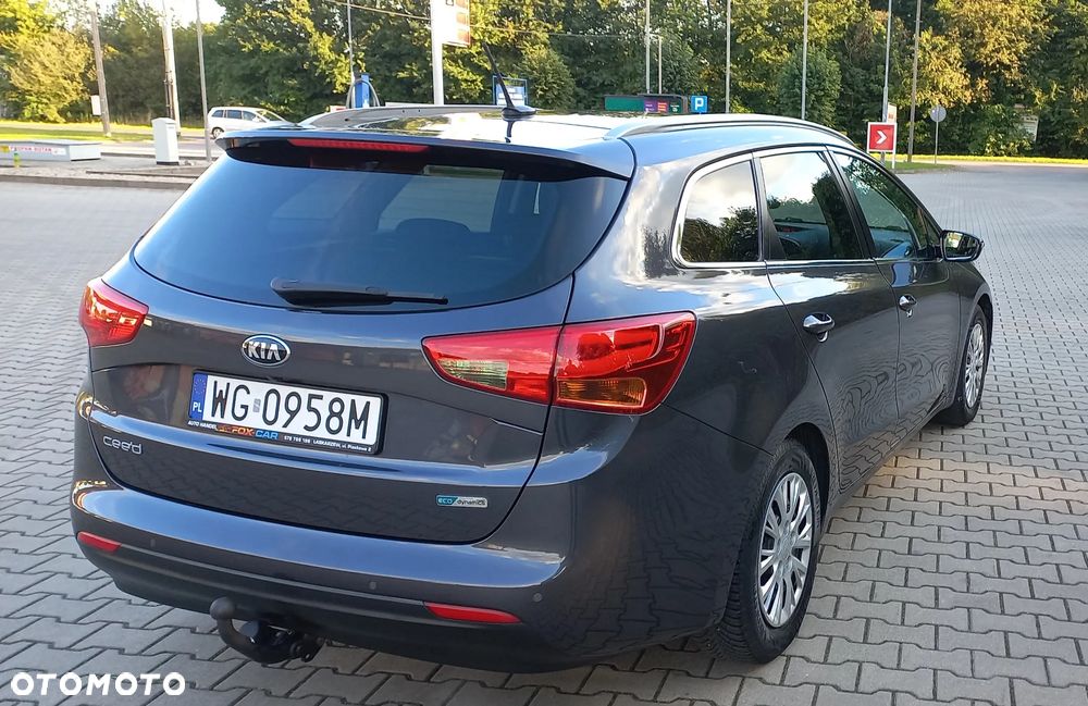 Kia Ceed 1.6 GDI Dream-Team Edition - 11