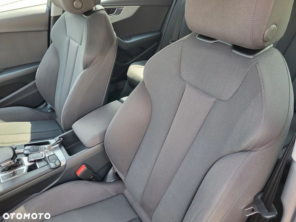 Audi A4 Avant 40 TDI quattro S tronic - 32