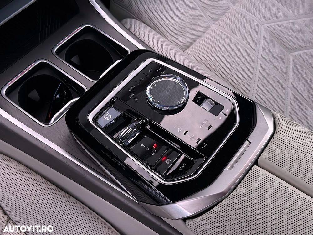 BMW M7 M760e xDrive AT PHEV - 26