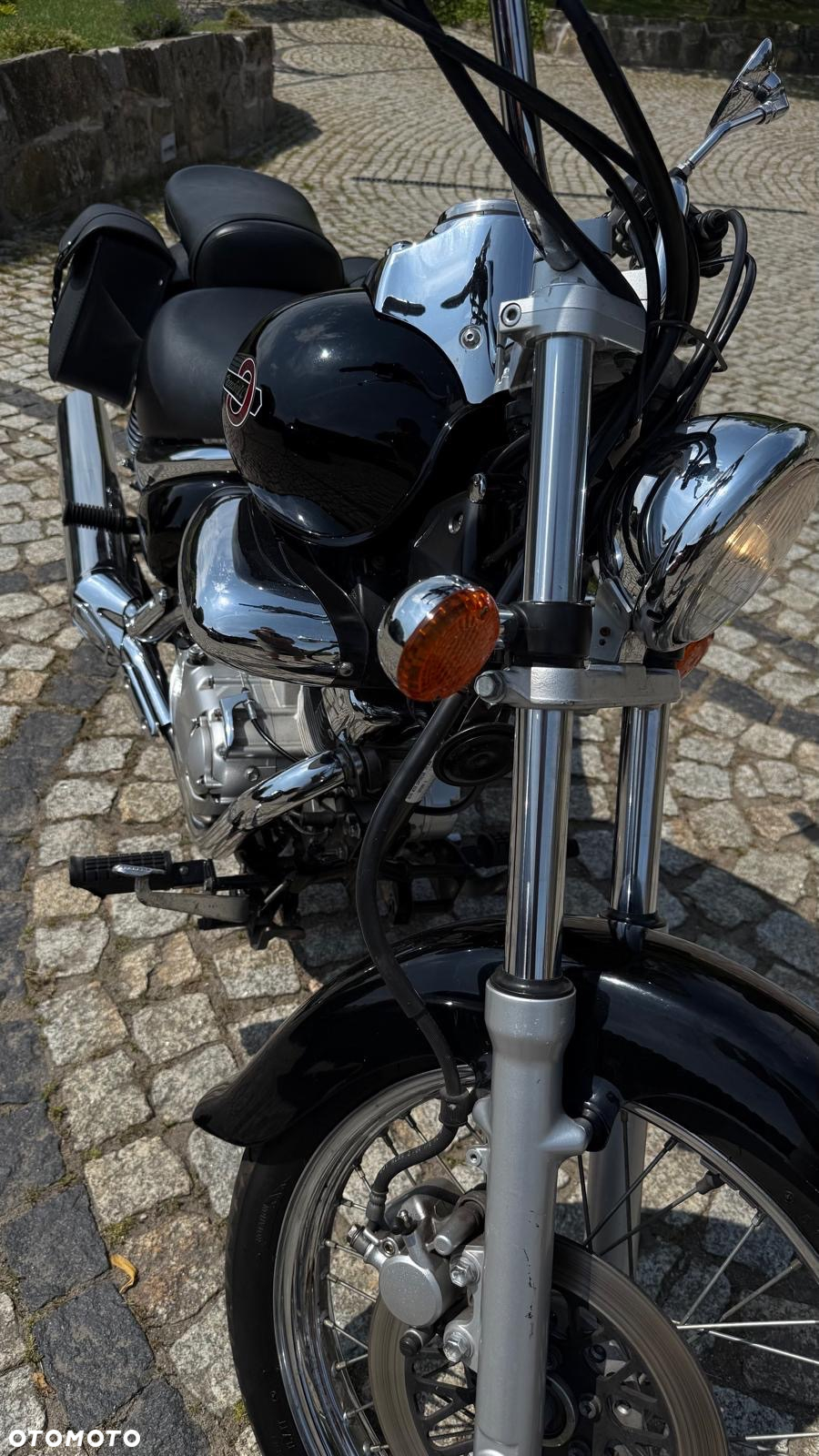 Suzuki Intruder - 5