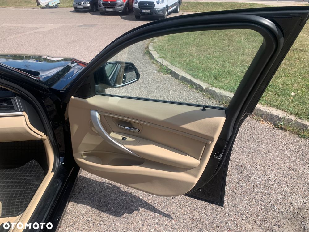 BMW Seria 3 320i Edition M Sport Shadow - 19