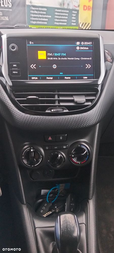 Peugeot 208 82 PureTech Style - 13