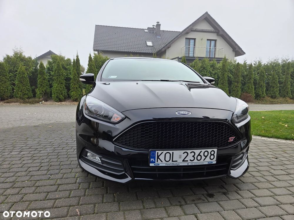 Ford Focus 2.0 EcoBoost ST - 12