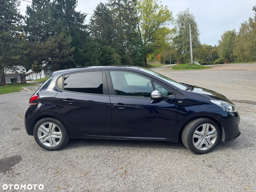 Peugeot 208 - 6
