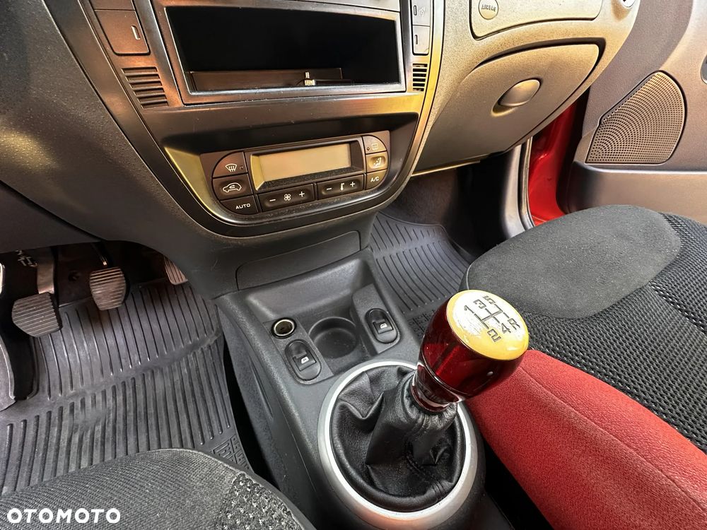 Citroën C2 1.4 VTR - 24