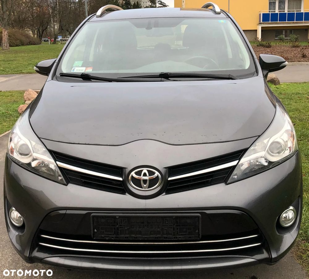 Toyota Verso 1.8 Premium 7os - 4