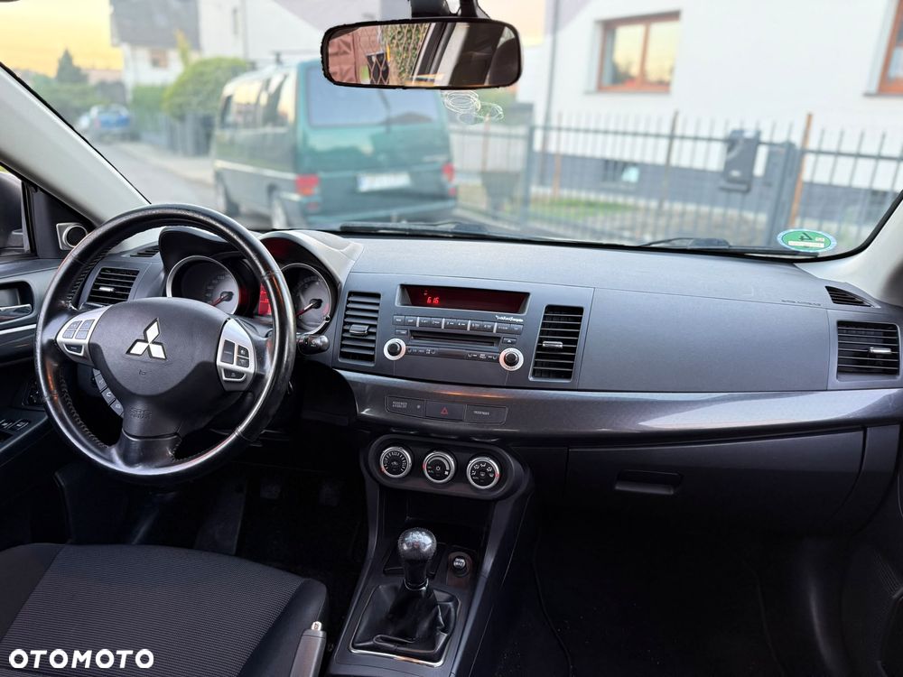 Mitsubishi Lancer 1.8 Intense - 13