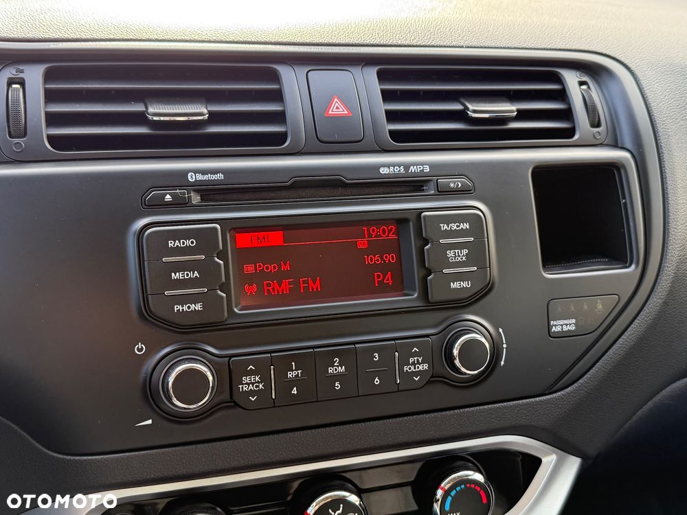 Kia Rio 1.2 Attract - 26
