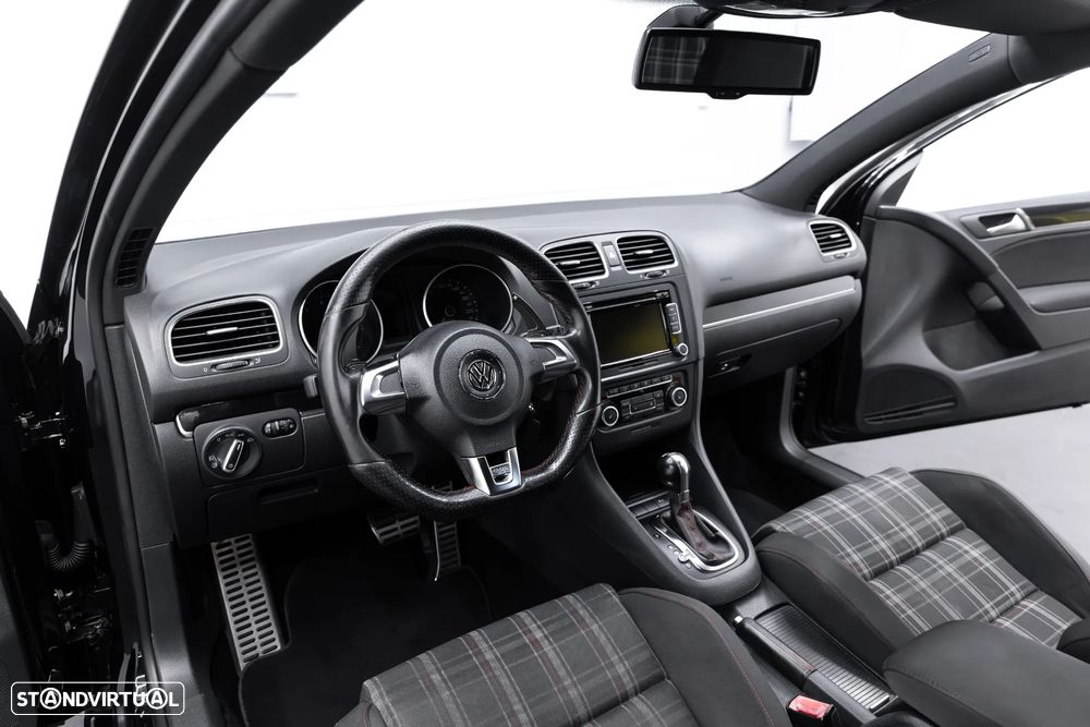VW Golf 2.0 GTI DSG - 24