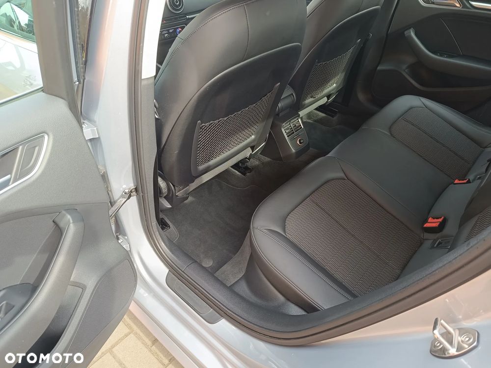 Audi A3 Limousine 1.6 TDI design - 22