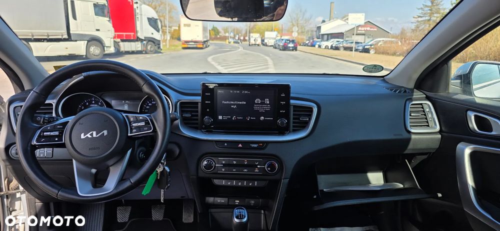 Kia Ceed 1.0 T-GDI ISG Dream-Team Edition - 30