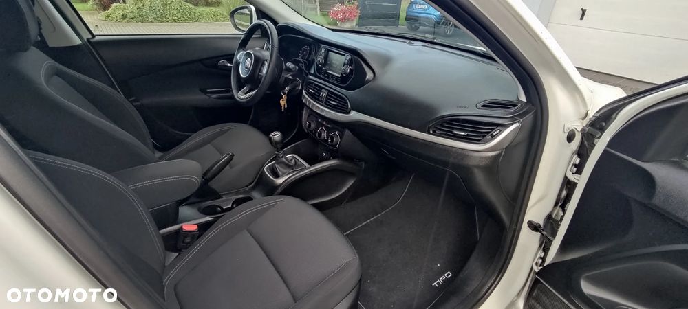 Fiat Tipo 1.4 T-Jet 16v Lounge - 24