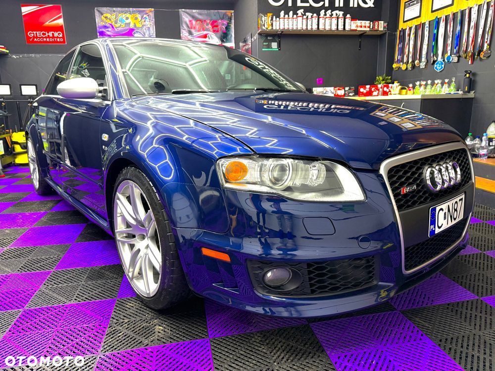 Audi RS4 Limousine Standard - 2